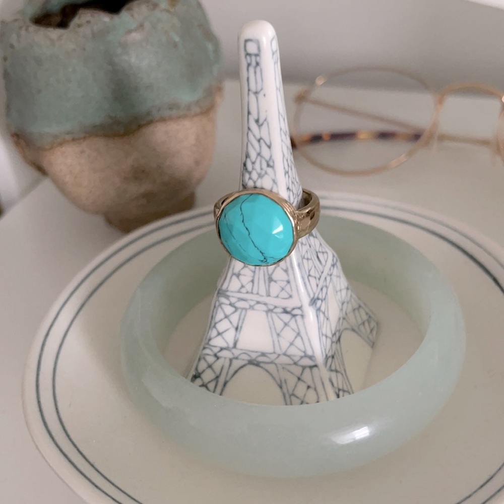Faceted turquoise stone on hammered gold plated band, size 5